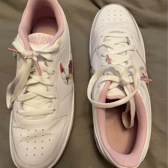 Nike Air Shoes - Picture 2 of 4